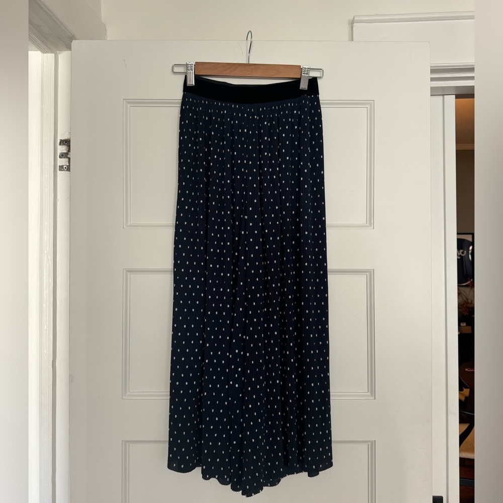 Pleated Blue pants with white dots